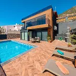 Elmas Villa